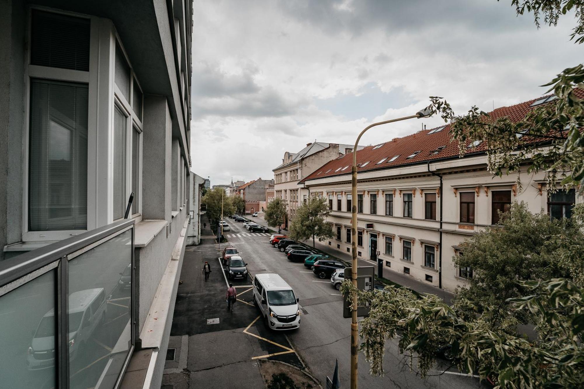 Ah Duo Appartement Košice Buitenkant foto