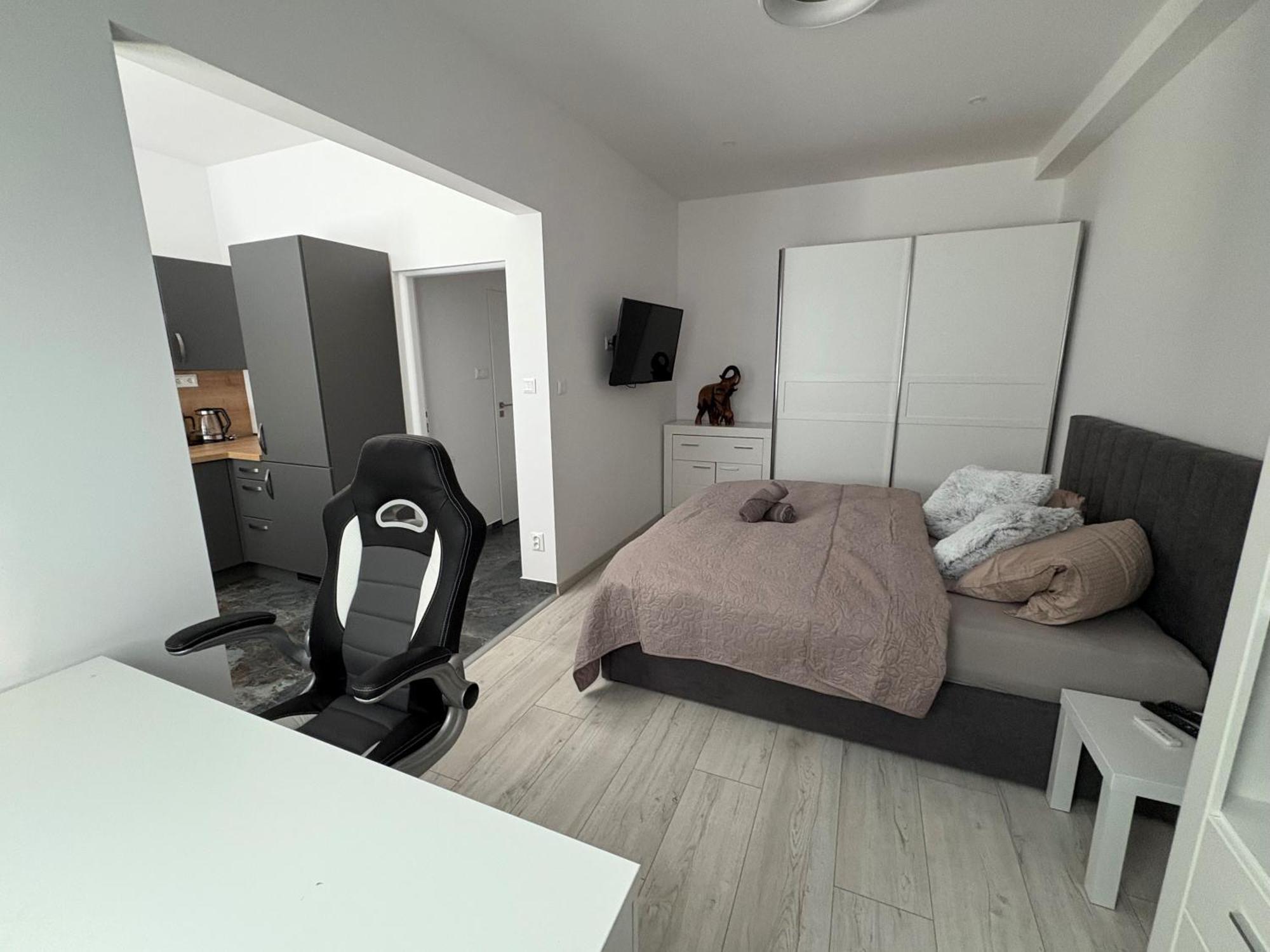 Ah Duo Appartement Košice Buitenkant foto